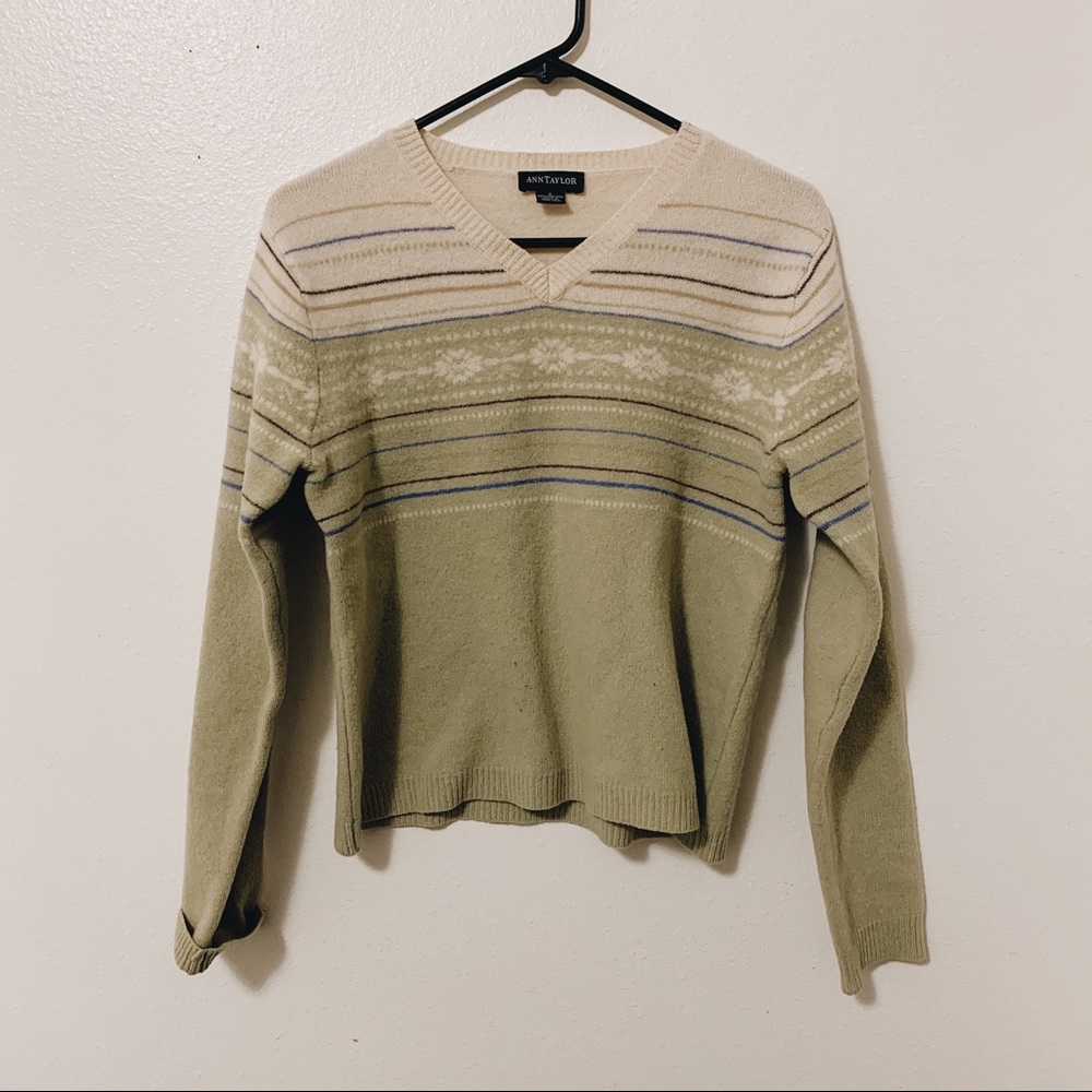 100% Lambs Wool Ann Taylor Sweater